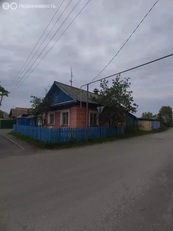 Дом в посёлок Большой Исток, улица Ленина (100 м) - Фото 1
