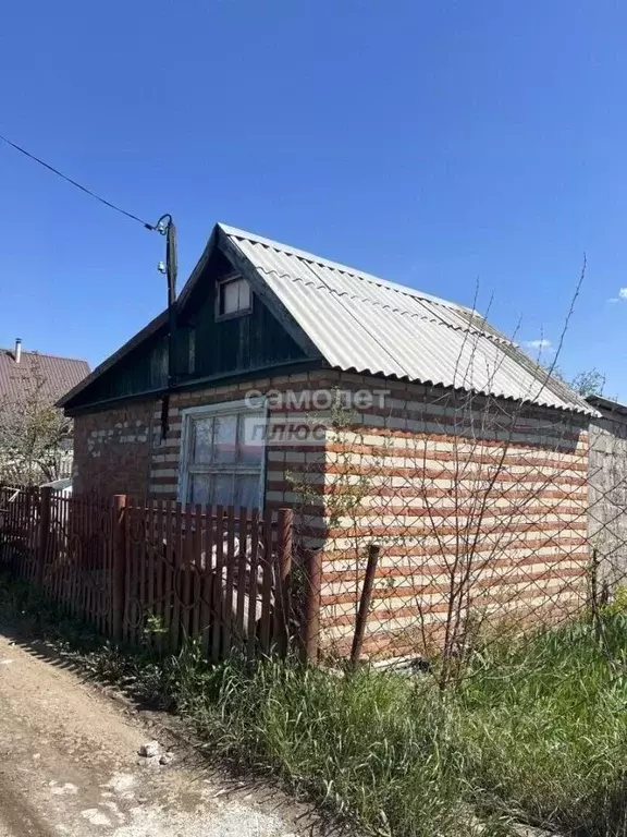 Дом в Саратовская область, Энгельсский район, Красноярское ... - Фото 1