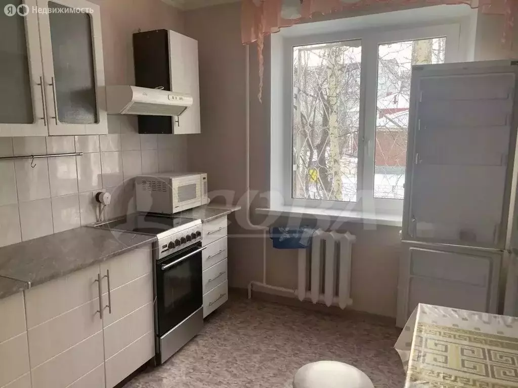 2-комнатная квартира: Тюмень, улица Пермякова, 54 (52 м) - Фото 1