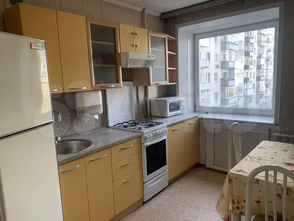 3-к. квартира, 68 м, 4/9 эт. - Фото 0