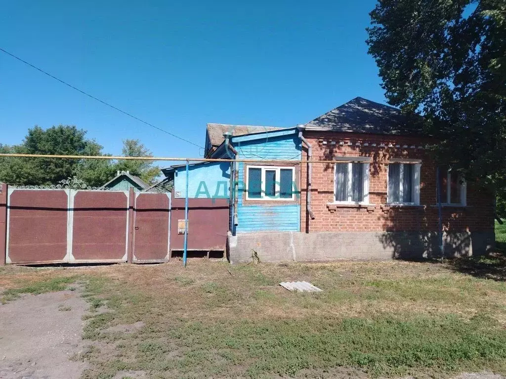 Дом в Белгородская область, Новооскольский муниципальный округ, с. ... - Фото 1