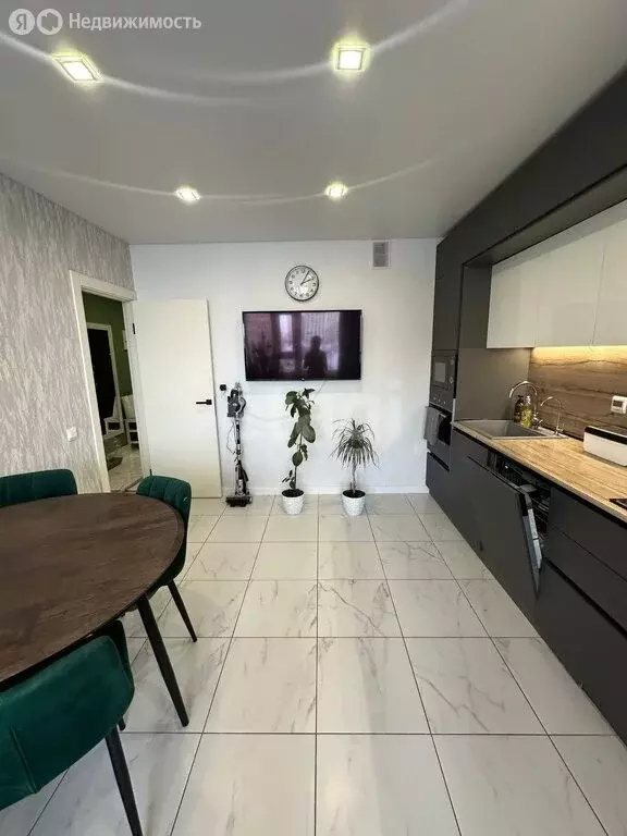 3-комнатная квартира: Уфа, улица Гафури, 56 (70 м) - Фото 1