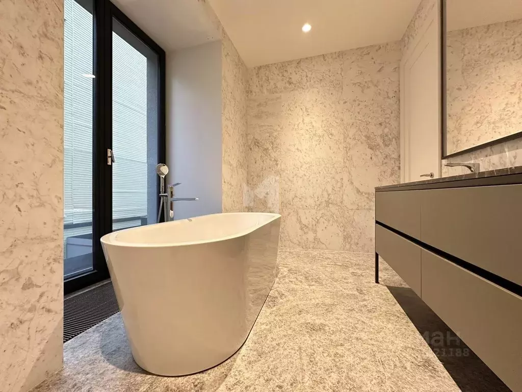 3-к кв. Москва ул. Большая Полянка, 11/14С1 (156.2 м) - Фото 1