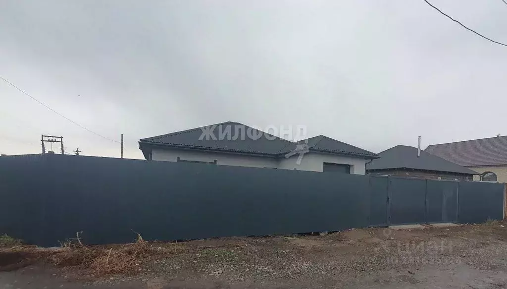 Дом в Хакасия, Усть-Абаканский район, с. Калинино Дорожная ул. (123 м) - Фото 1