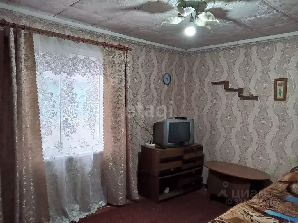 3-к кв. Псковская область, Остров ул. Матвея Егорова, 5 (37.2 м) - Фото 1