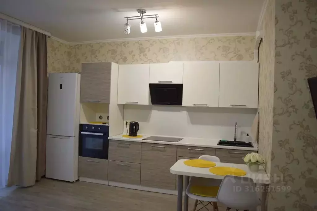 Студия Тюменская область, Тюмень ул. Тимофея Чаркова, 81 (29.0 м) - Фото 0