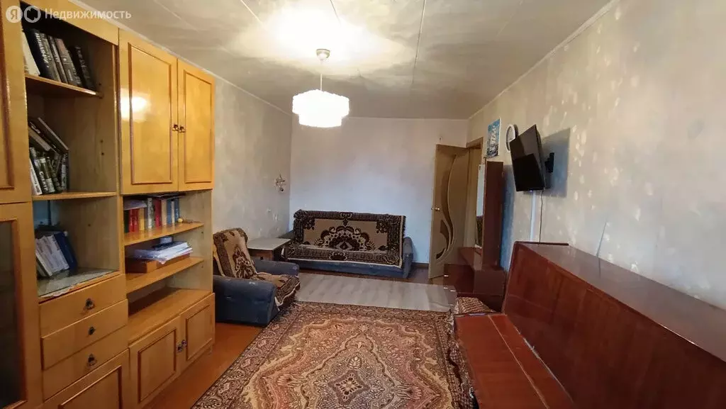 3-комнатная квартира: Киров, микрорайон Победилово, улица Аэропорт, 2 ... - Фото 1