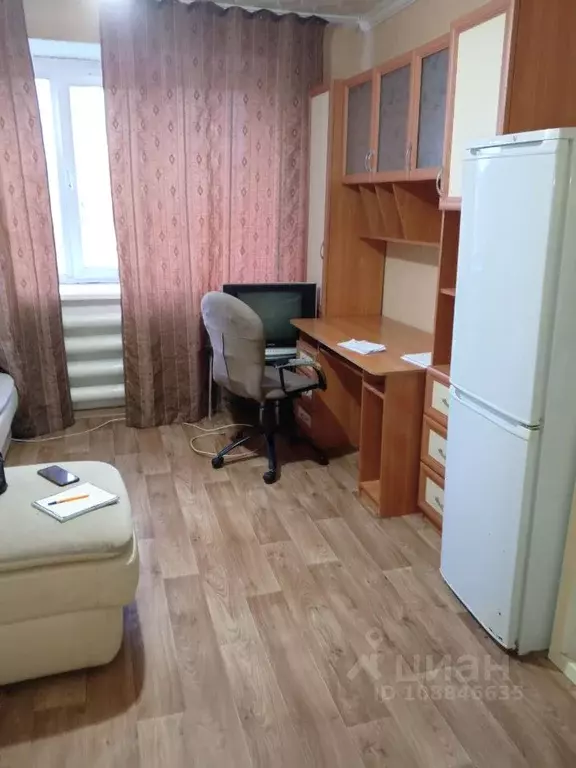 Комната Омская область, Омск просп. Космический, 14Б (12.3 м) - Фото 0