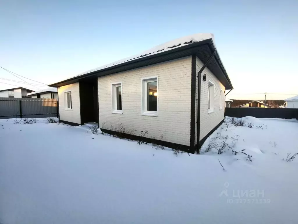Дом в Свердловская область, Сысертский муниципальный округ, с. ... - Фото 1