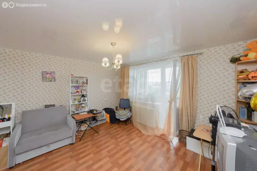 3-комнатная квартира: Тюмень, улица Монтажников, 16 (70.8 м) - Фото 1