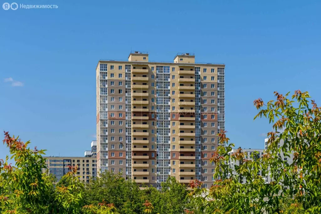 1-комнатная квартира: Тюмень, улица Защитников Отечества, 44 (41.67 м) - Фото 1