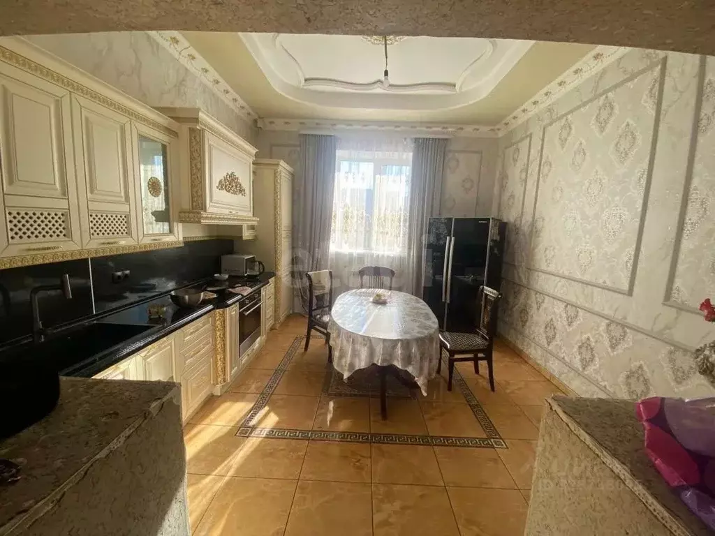 Дом в Новосибирская область, Новосибирск ул. Коминтерна, 3 (500 м) - Фото 1