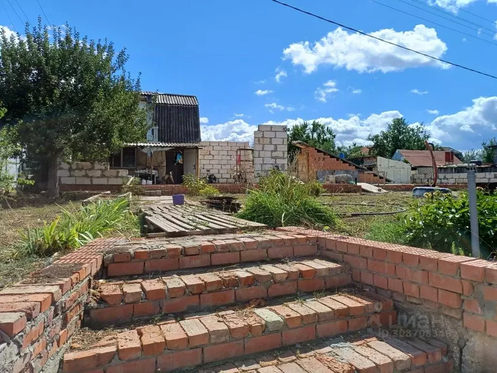 Дом в Саратовская область, Энгельсский район, Красноярское ... - Фото 1