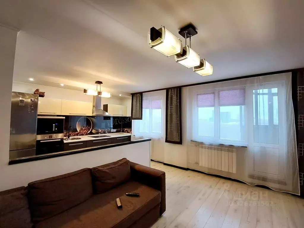 2-к кв. Пермский край, Пермь ул. Советской Армии, 33/1 (64.0 м) - Фото 0