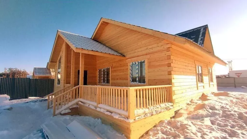 Дом в Саха (Якутия), Якутск Базовый пер. (99 м) - Фото 2