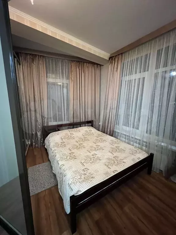 Комната 85 м в 3-к., 1/2 эт. - Фото 0