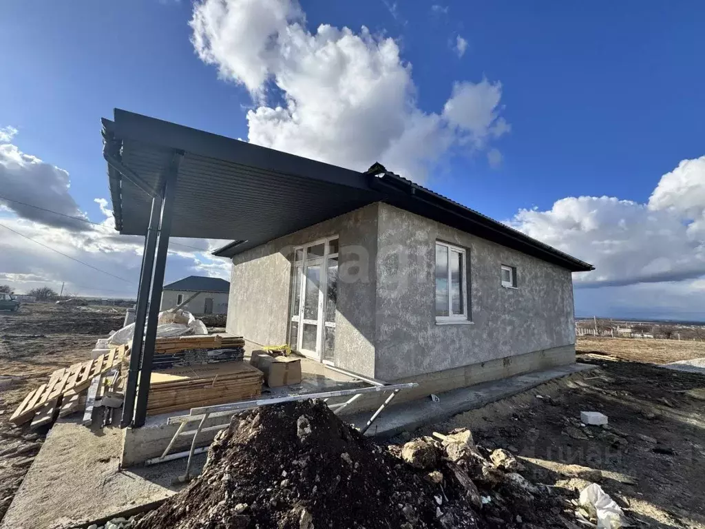 Дом в Крым, Симферопольский район, 3-й массив садовые участки, ... - Фото 1