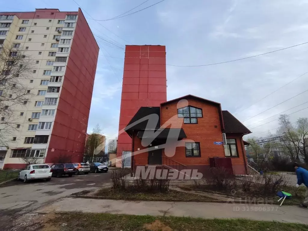 Помещение свободного назначения в Московская область, Лобня ул. ... - Фото 1