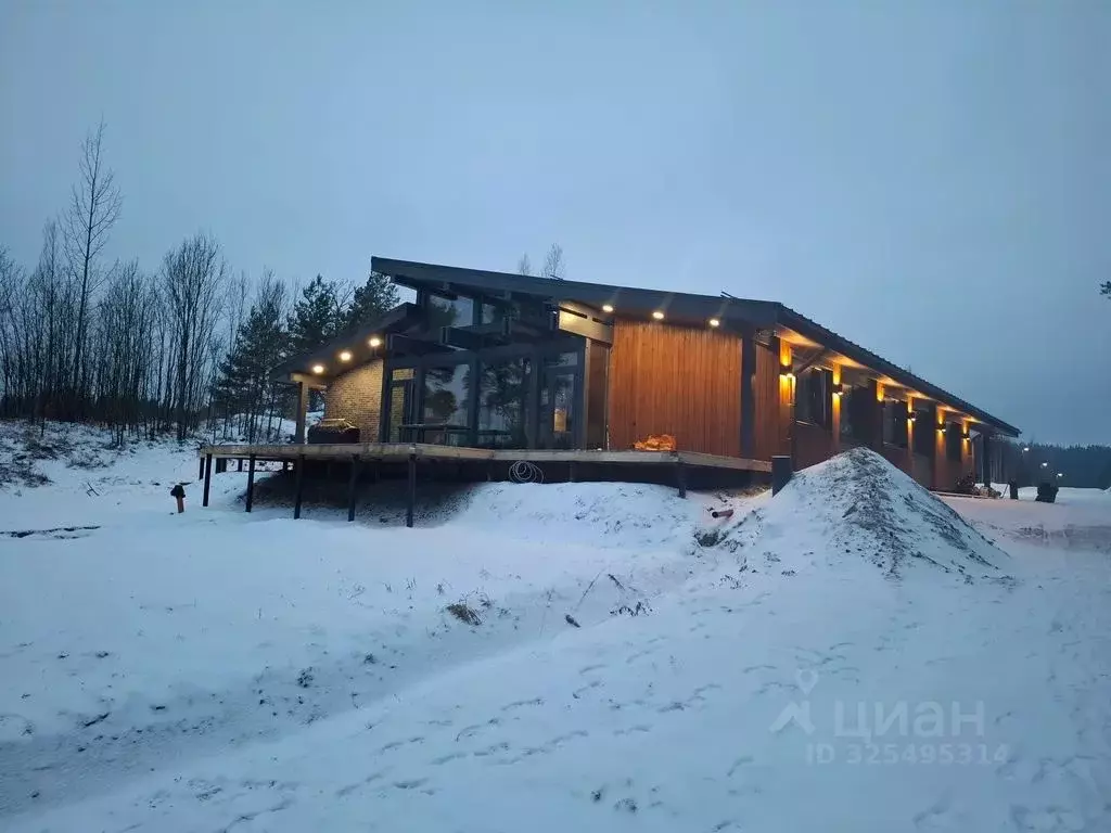 Дом в Карелия, Сортавальский муниципальный округ, Хелюля пгт  (300 м) - Фото 1