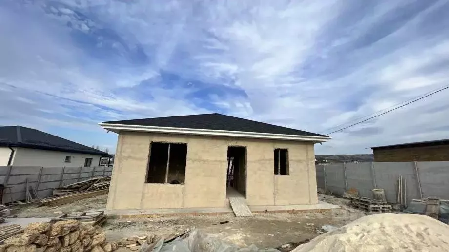 Дом в Крым, Симферопольский район, с. Доброе ул. Тынчлык (125 м) - Фото 1