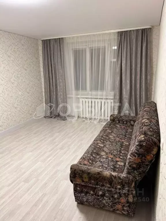 Комната Тюменская область, Тюмень ул. Олега Антонова, 6/2 (18.0 м) - Фото 1