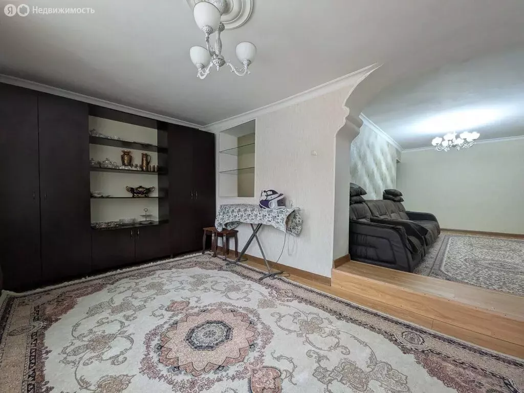 3-комнатная квартира: Дербент, улица Генриха Гасанова, 3 (80 м) - Фото 1