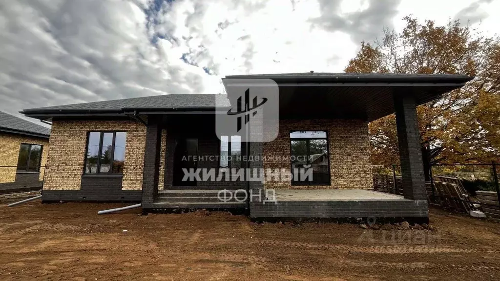 Дом в Саратовская область, Энгельсский район, Красноярское ... - Фото 1