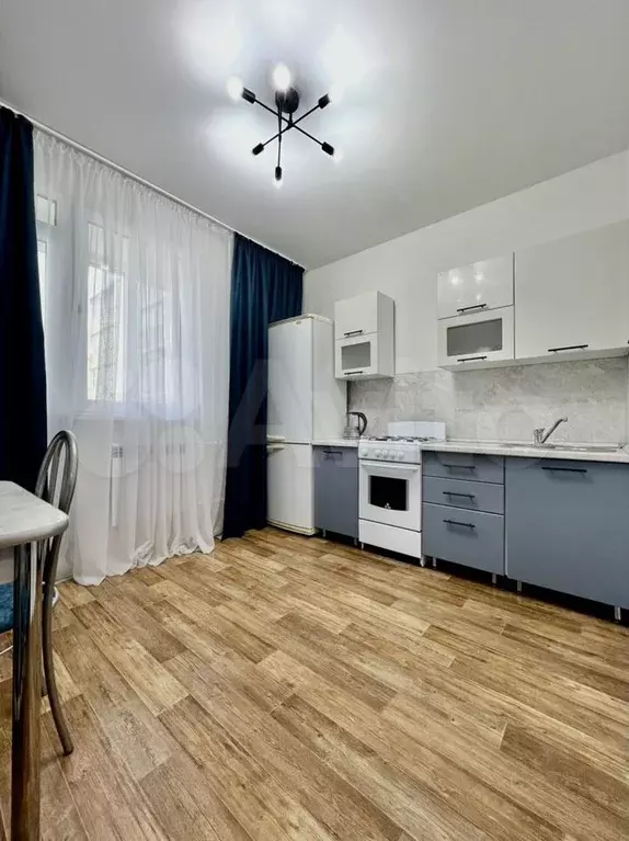 1-к. квартира, 37 м, 7/10 эт. - Фото 1