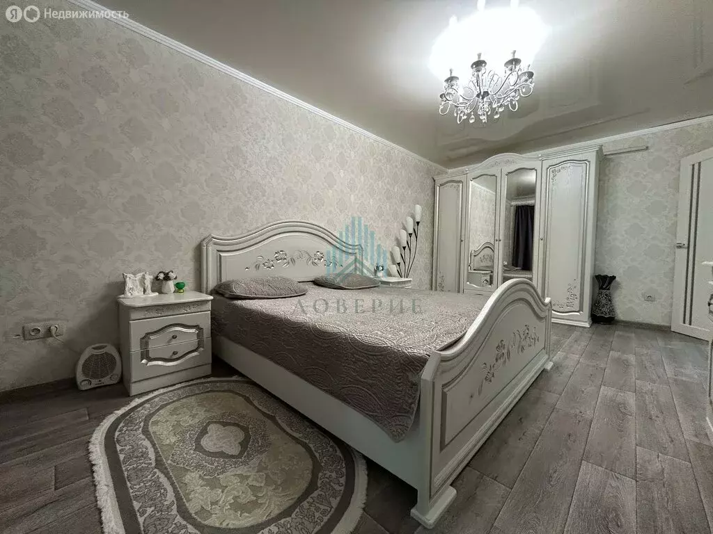 3-комнатная квартира: Астрахань, улица Тренёва, 25 (68 м) - Фото 0