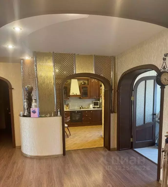 4-к кв. Красноярский край, Красноярск ул. Дубенского, 4Ж (138.0 м) - Фото 0