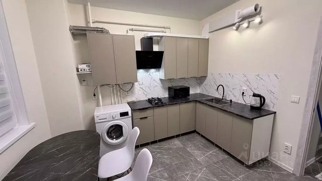 1-к кв. Крым, Симферополь ул. Батурина, 147 (39.0 м) - Фото 2