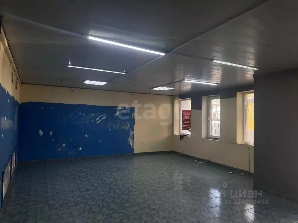 Торговая площадь в Крым, Симферополь ул. Залесская (56 м) - Фото 1