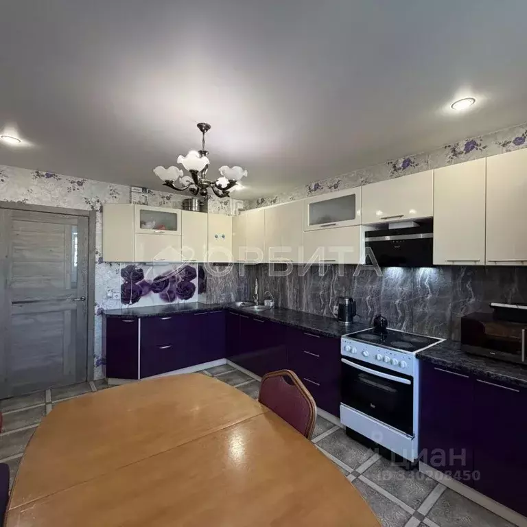 3-к кв. Тюменская область, Тюмень ул. Федюнинского, 62к2 (92.0 м) - Фото 2