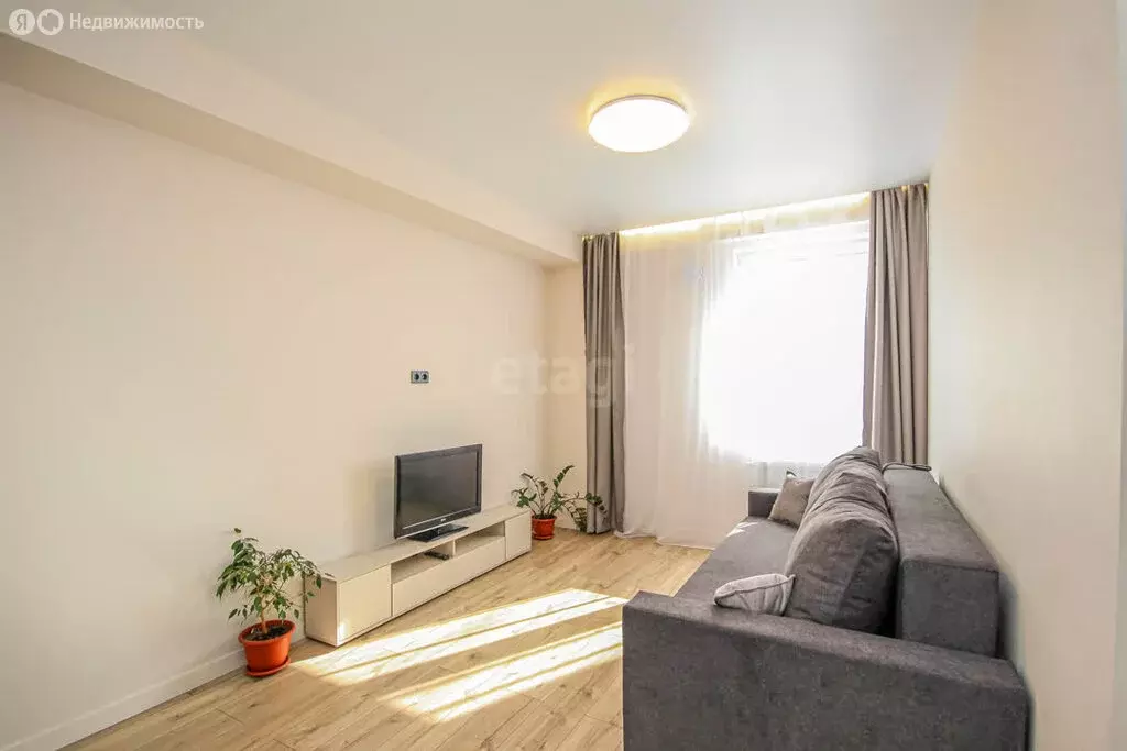 3-комнатная квартира: Улан-Удэ, улица имени Д.Ц. Дашиева, 17 (62.2 м) - Фото 1