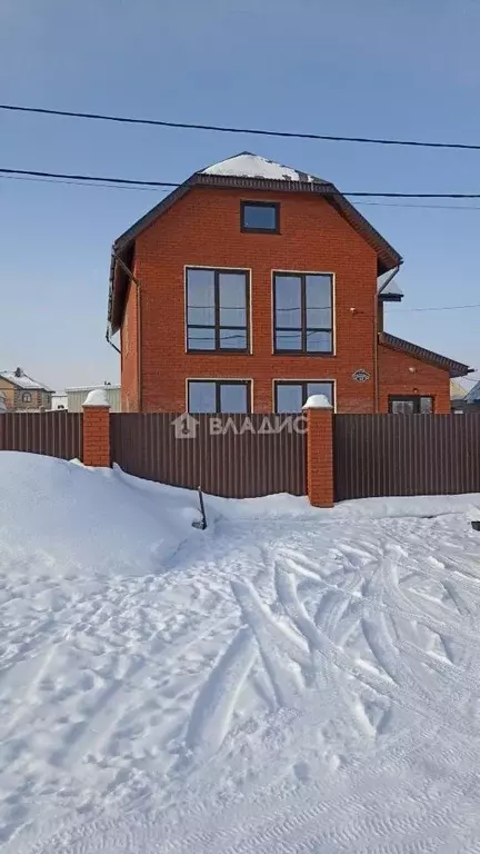 Дом в Башкортостан, Стерлитамакский район, Отрадовский сельсовет, с. ... - Фото 1