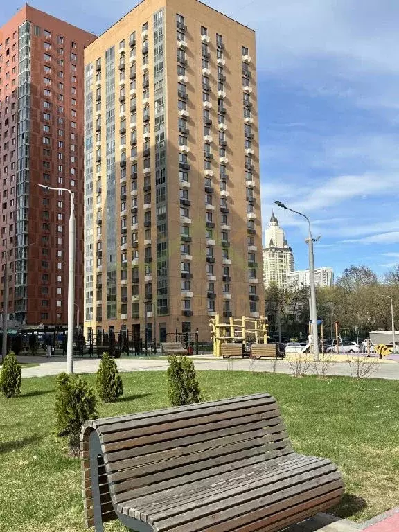 Продается 3-комнатная квартира - Фото 1