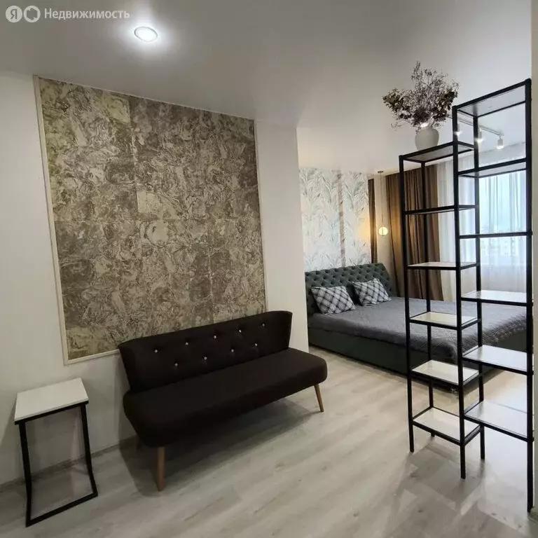 Квартира-студия: Екатеринбург, улица Энтузиастов, 36Б (51 м) - Фото 0