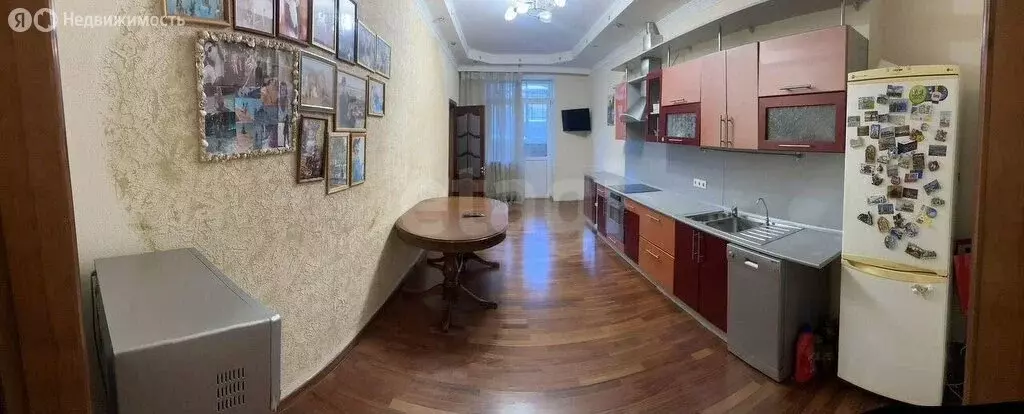 5-комнатная квартира: Омск, набережная Тухачевского, 16 (130 м) - Фото 0