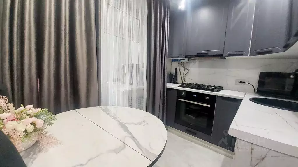 1-к кв. Астраханская область, Астрахань ул. Безжонова, 2 (27.1 м) - Фото 1