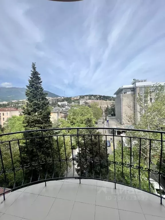 2-к кв. Крым, Ялта ул. Васильева, 12 (50.0 м) - Фото 0
