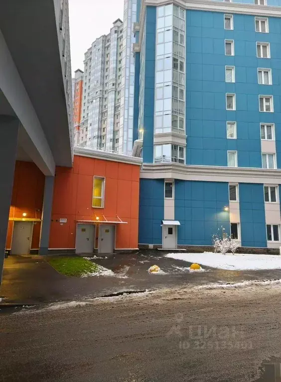 Гараж в Санкт-Петербург ул. Руднева, 18 (15 м) - Фото 1