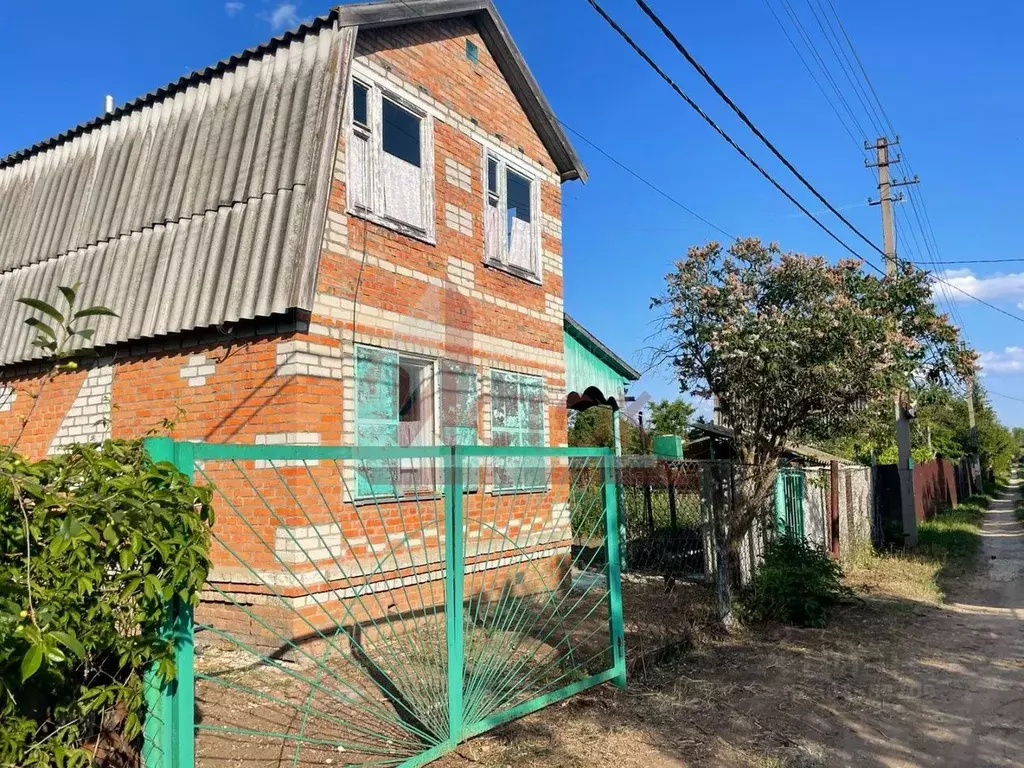 Дом в Саратовская область, Энгельсский район, Красноярское ... - Фото 0