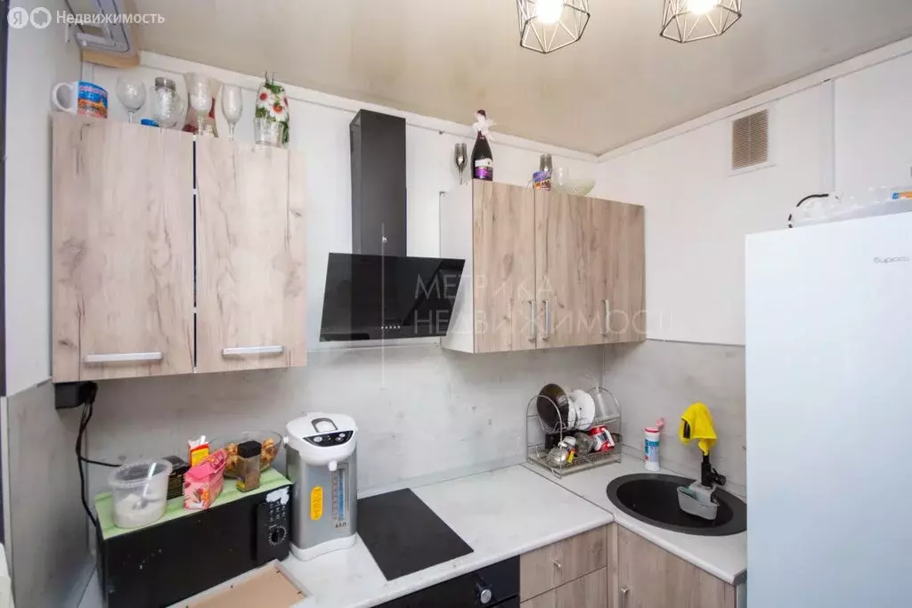 3-комнатная квартира: Тюмень, Севастопольская улица, 33 (58 м) - Фото 2