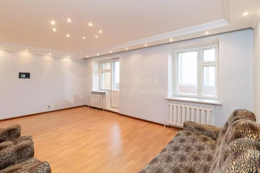 2-к кв. Тюменская область, Тюмень ул. Пермякова, 23/1 (72.2 м) - Фото 1