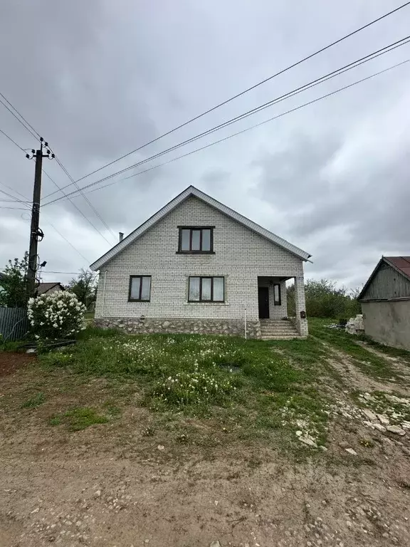 Дом в Воронежская область, с. Семилуки ул. Кирова, 10А (160 м) - Фото 0
