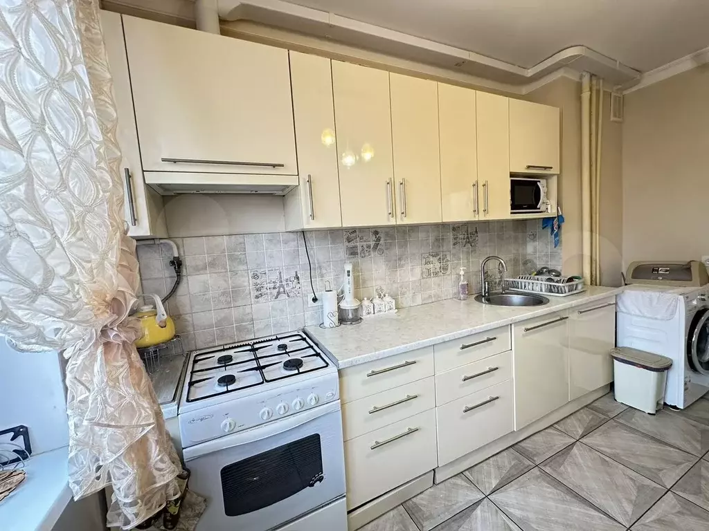 3-к. квартира, 63 м, 2/9 эт. - Фото 1