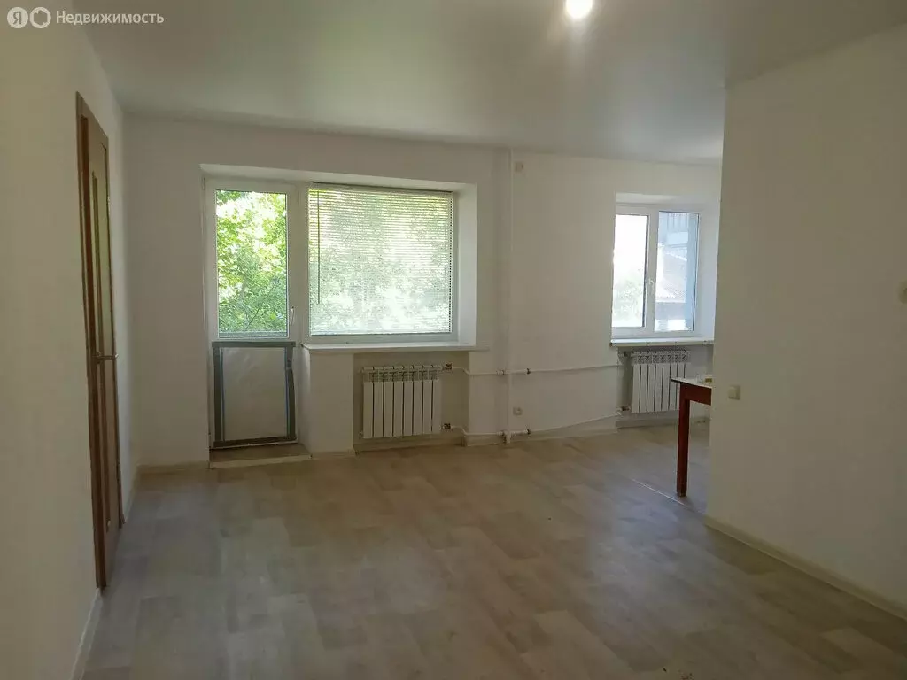 2-комнатная квартира: Волгоград, улица Салтыкова-Щедрина, 2 (44.7 м) - Фото 0