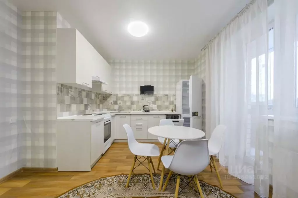Студия Тюменская область, Тюмень ул. Дмитрия Менделеева, 2к2 (28.9 м) - Фото 0