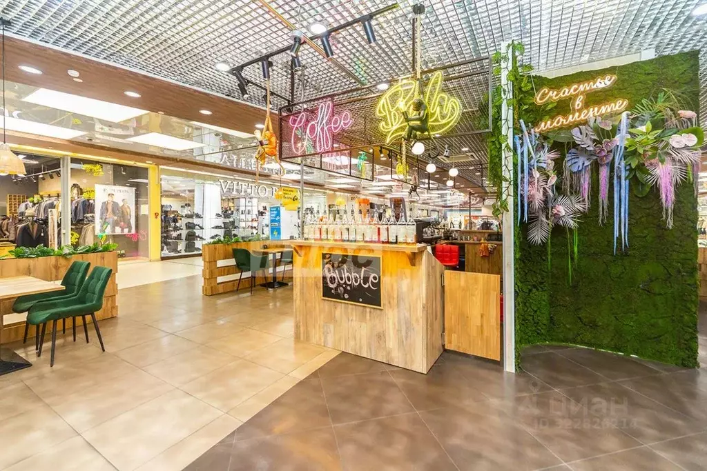 Торговая площадь в Пермский край, Пермь ул. Революции, 13 (90 м) - Фото 2