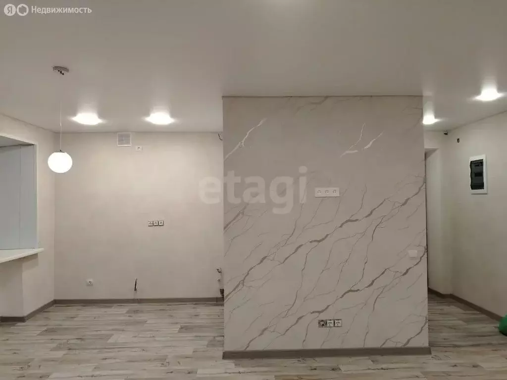 2-комнатная квартира: Тобольск, улица Семёна Ремезова, 17 (42.7 м) - Фото 1